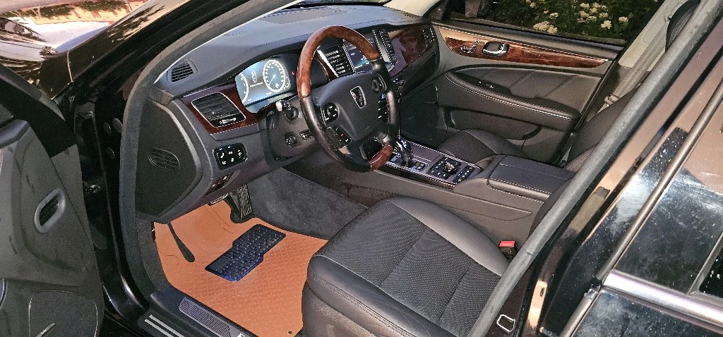 Hyundai Equus