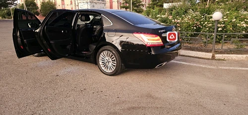 Hyundai Equus