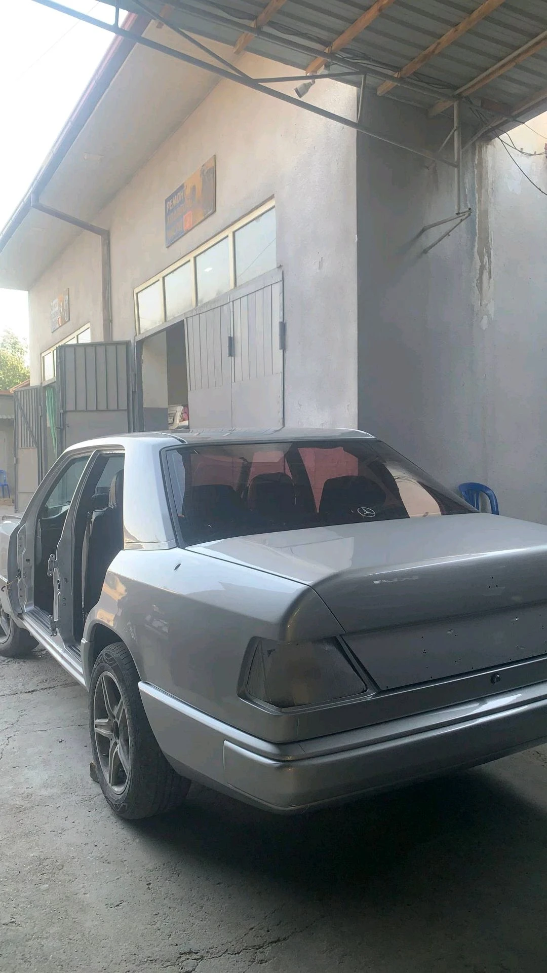 Mercedes-Benz W124