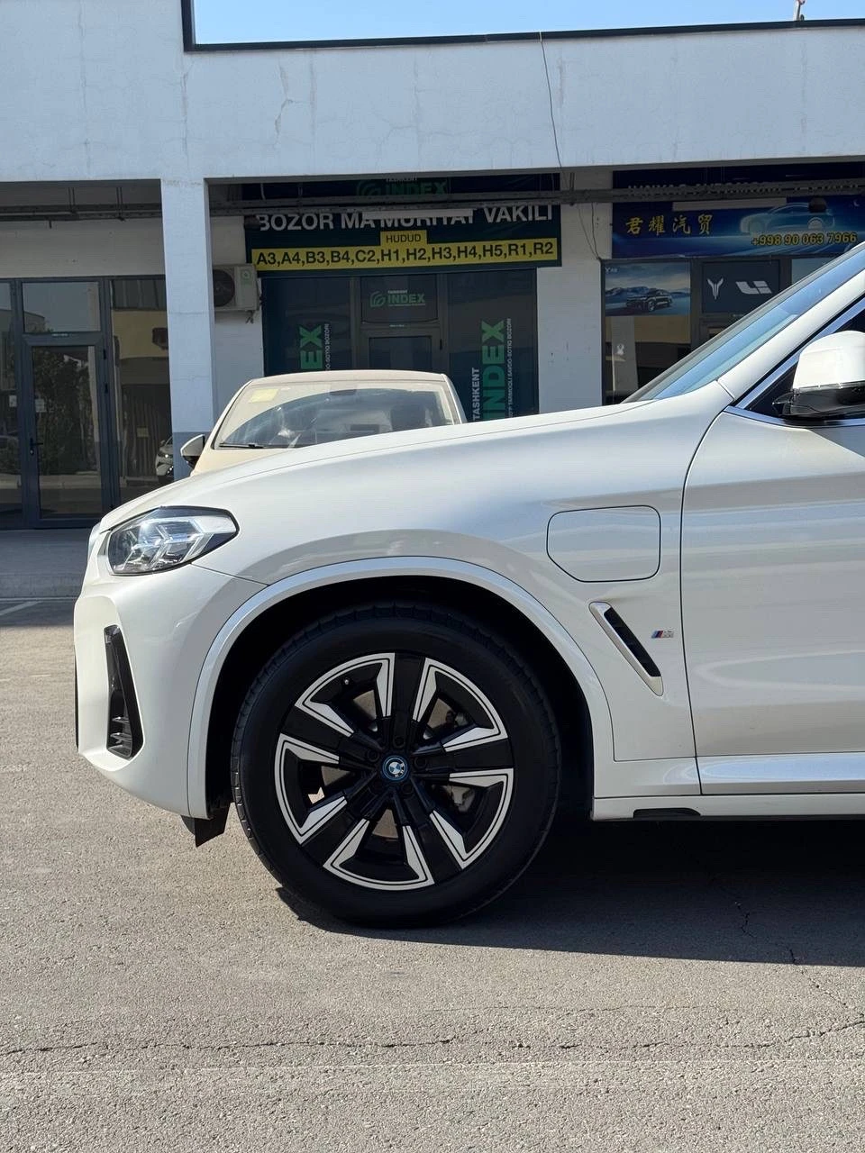BMW iX3