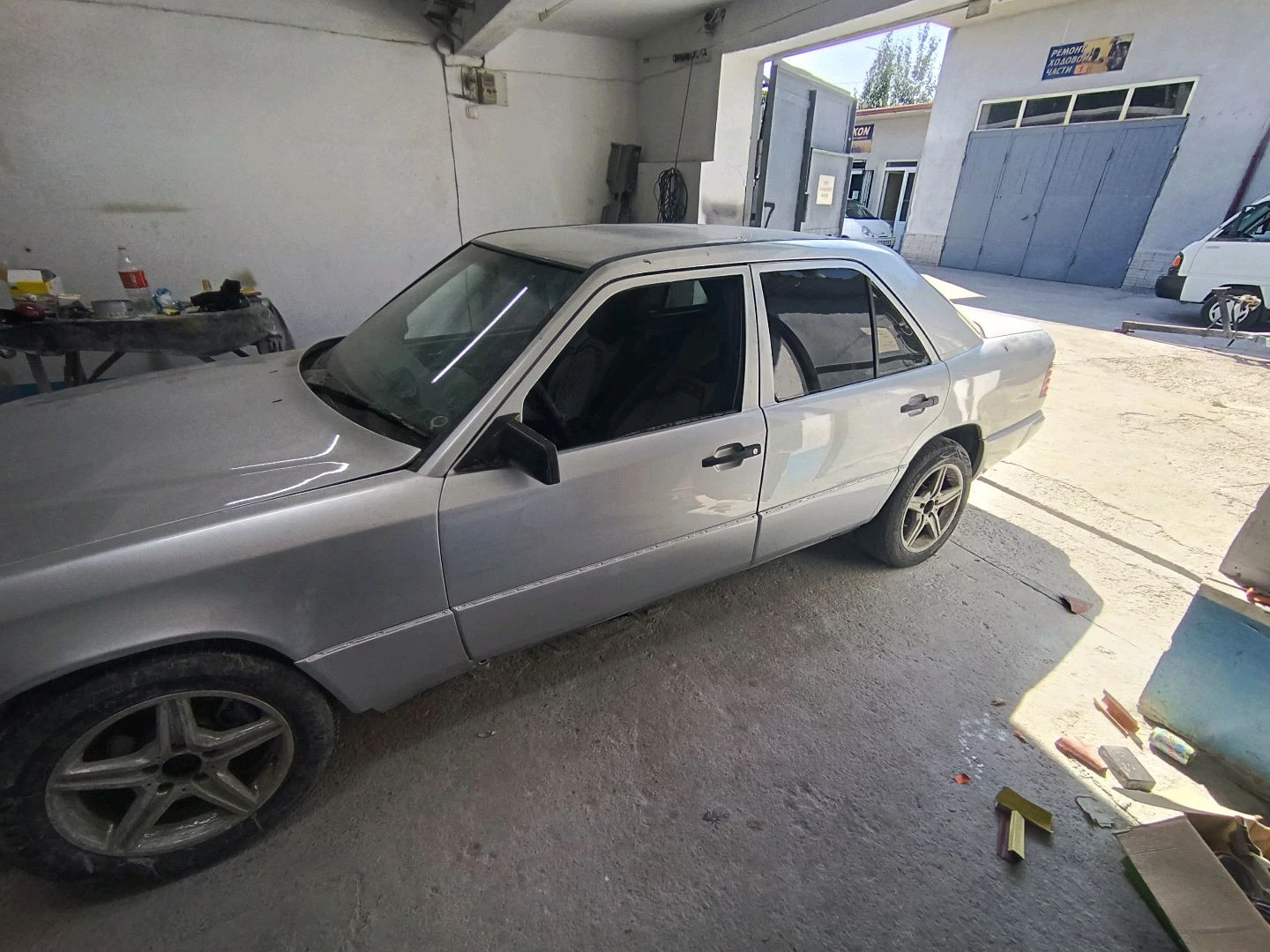 Mercedes-Benz W124