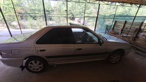 Peugeot 405