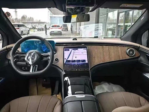 Mercedes-Benz EQE SUV AMG