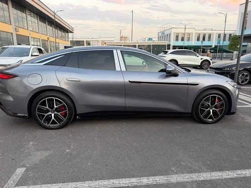 BYD Han L