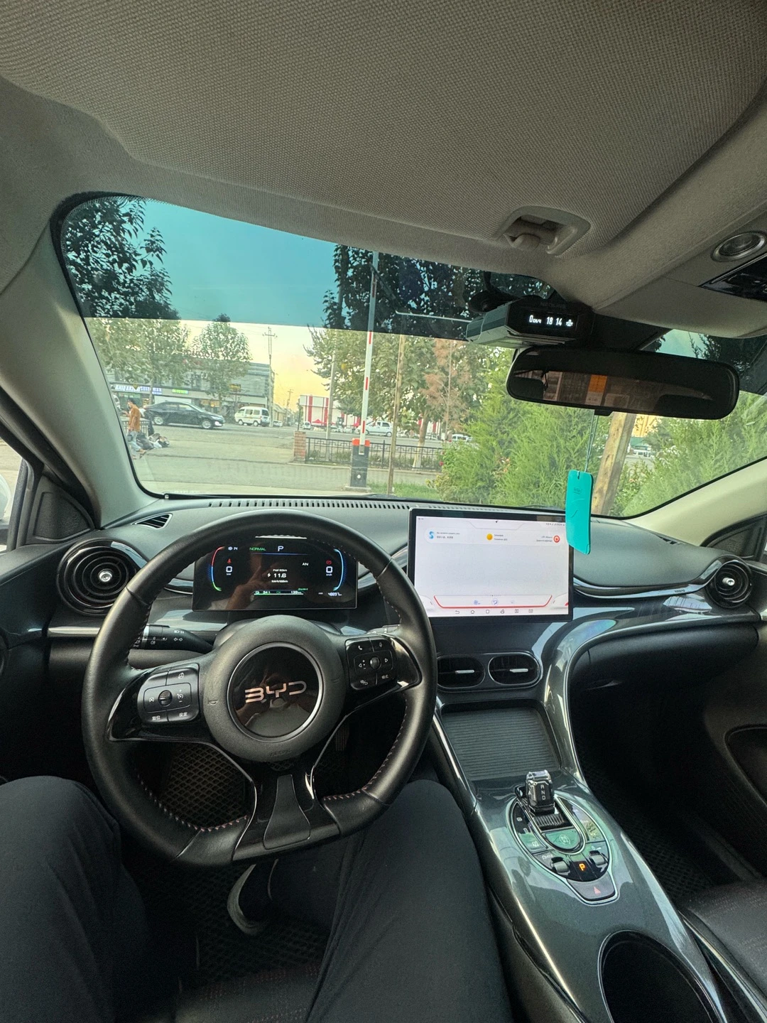 BYD E2