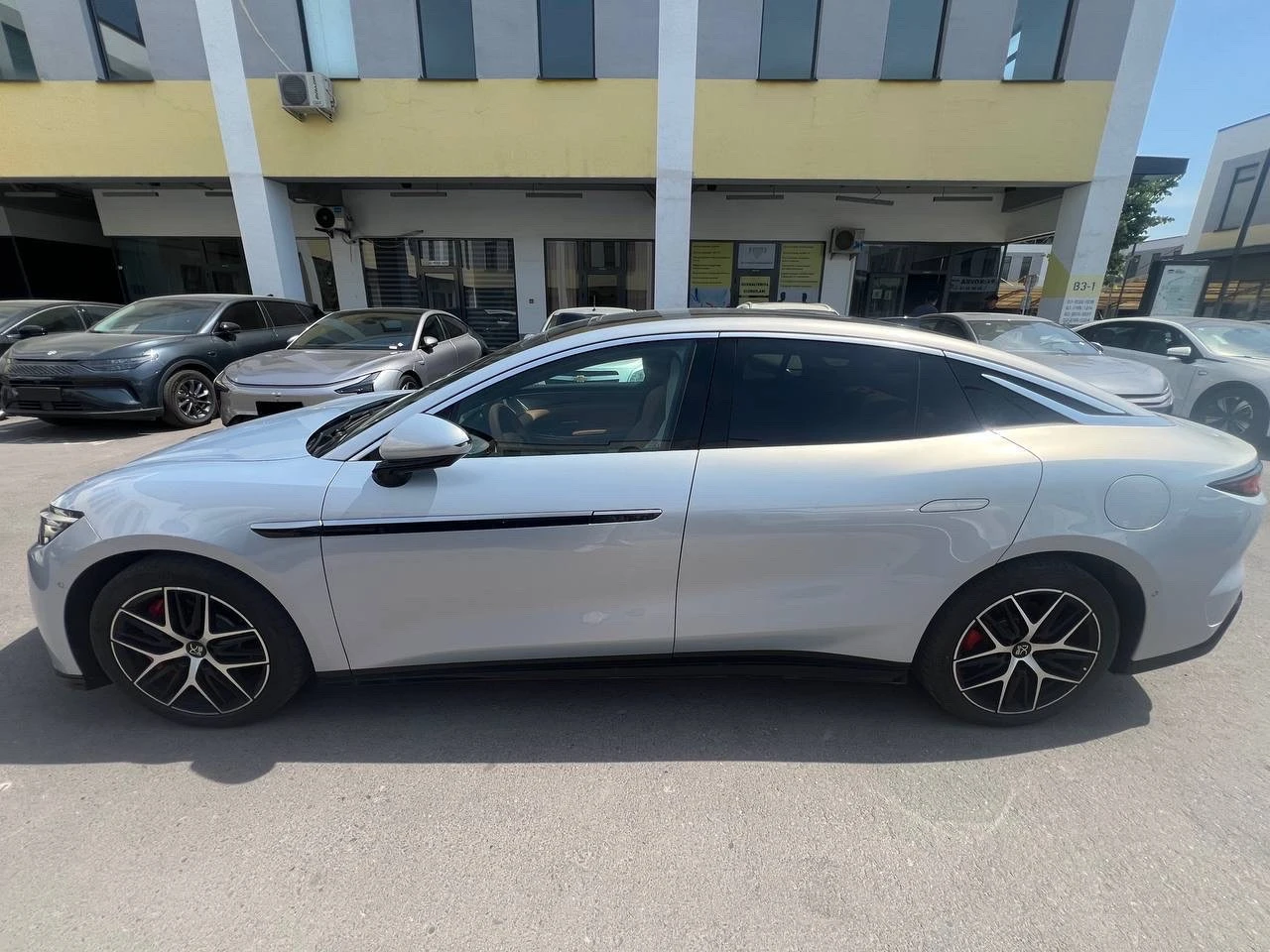 BYD Han L