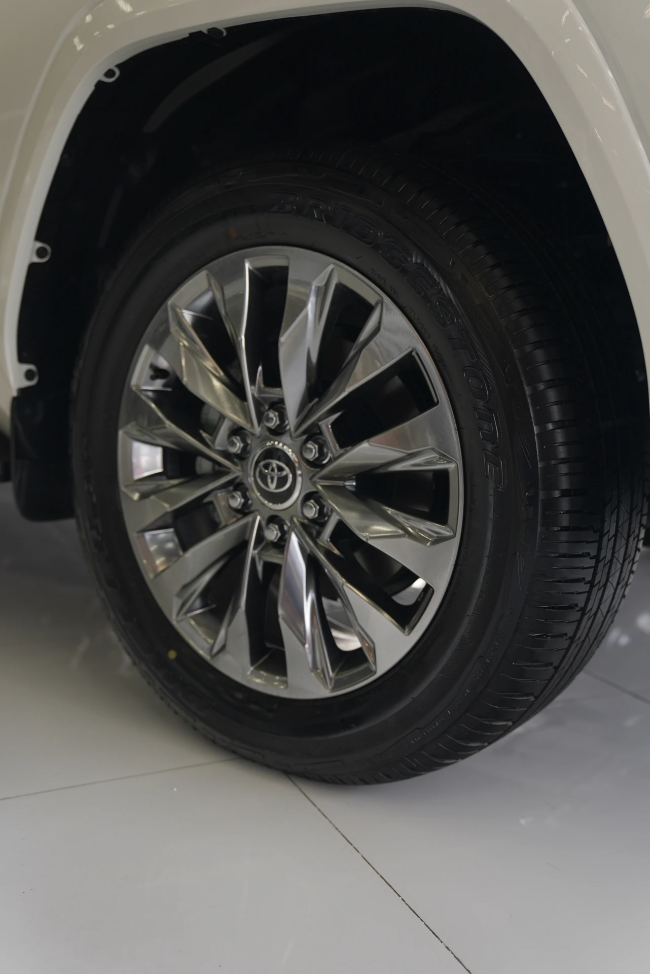 Toyota Land Cruiser 300