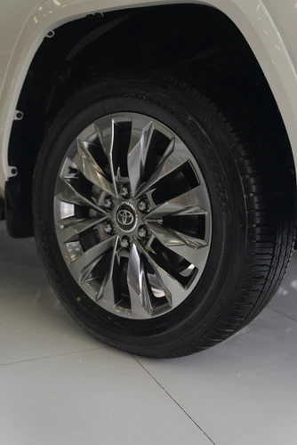 Toyota Land Cruiser 300