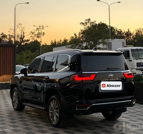 Toyota Land Cruiser 300