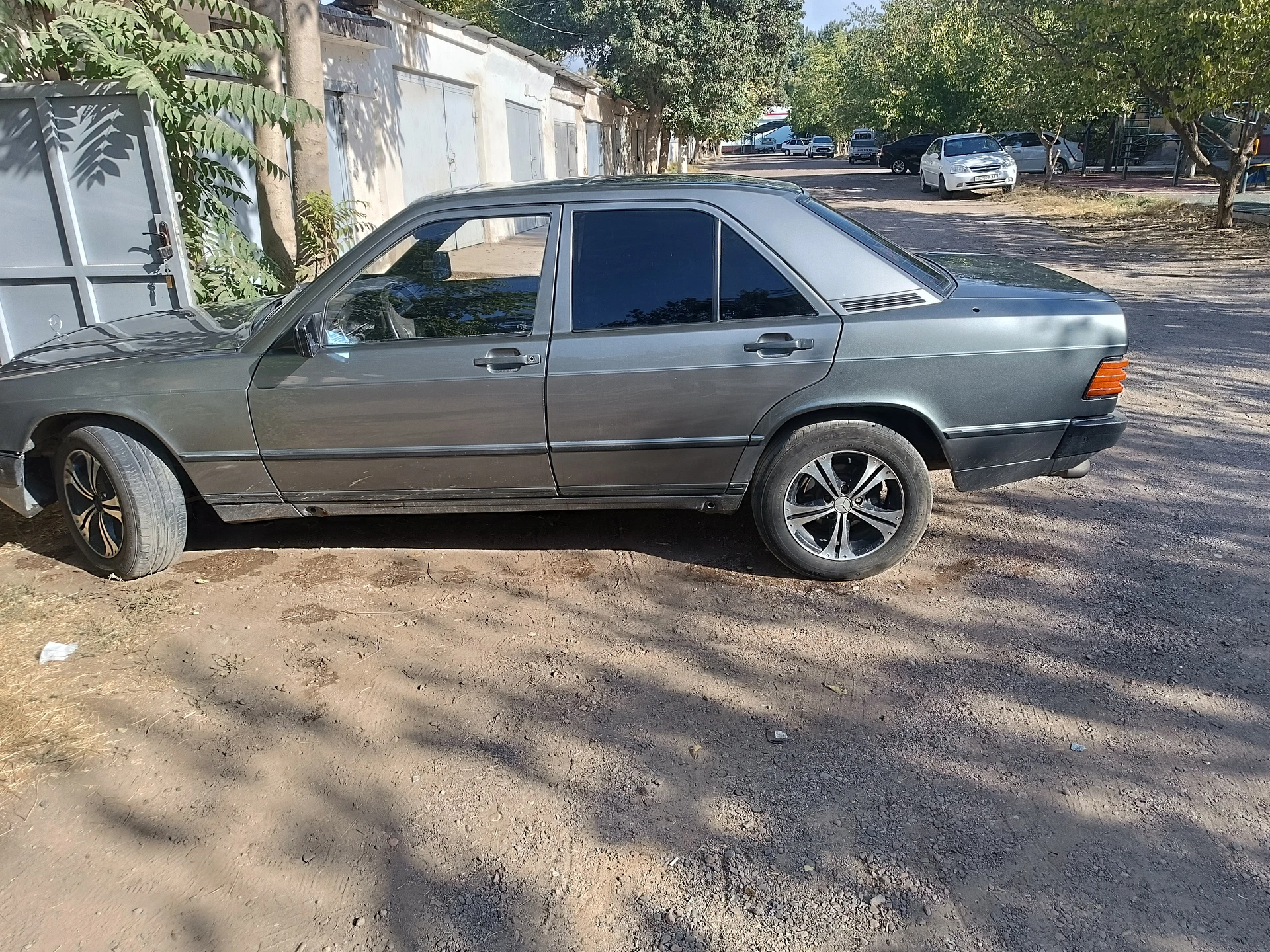 Mercedes-Benz 190 (W201)