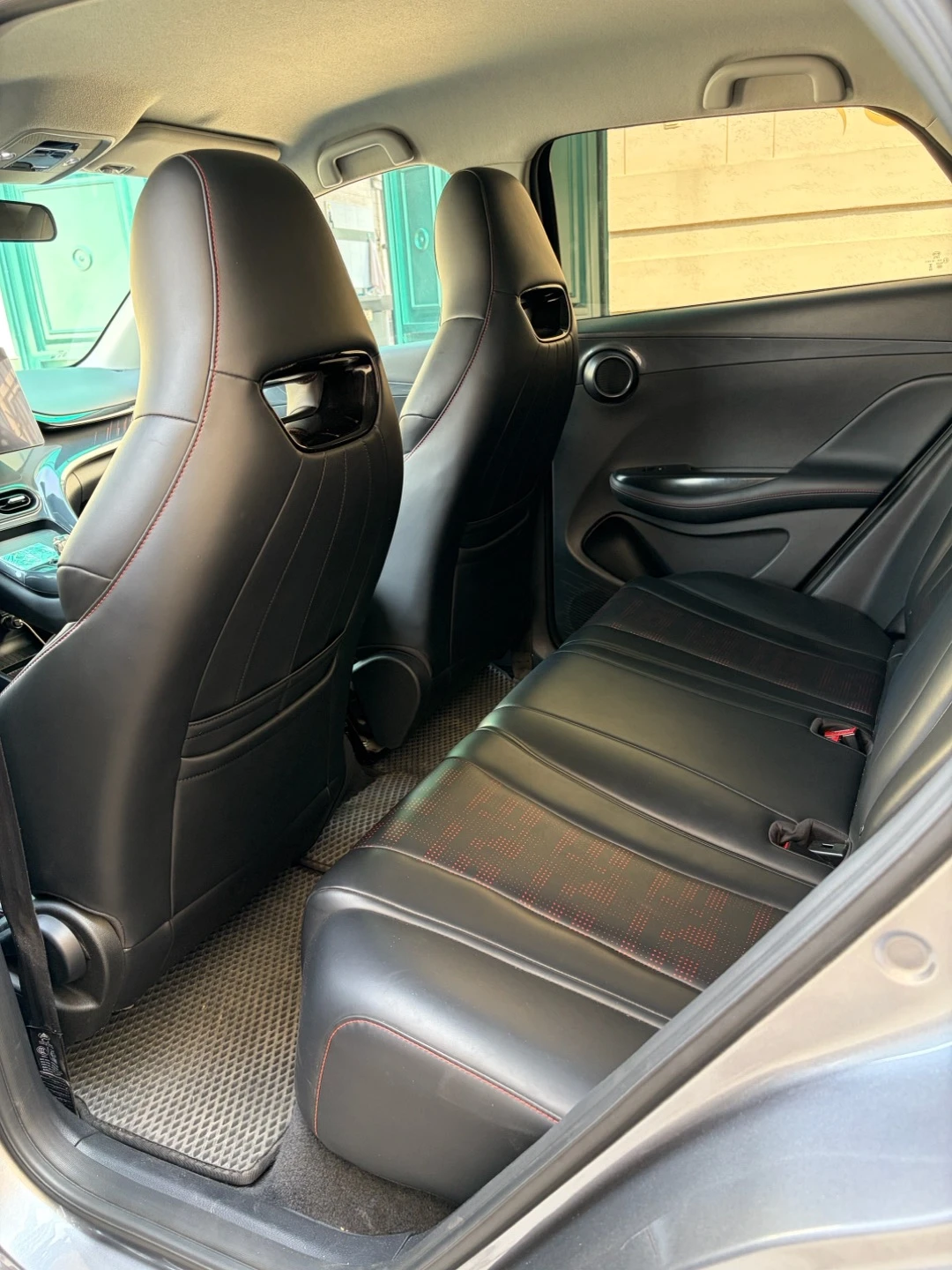 BYD E2