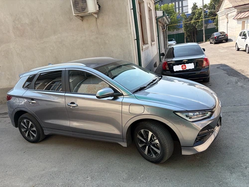 BYD E2