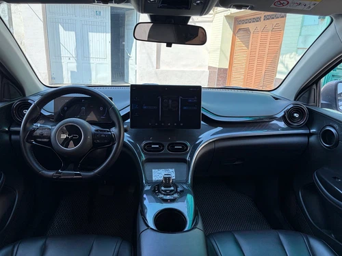 BYD E2