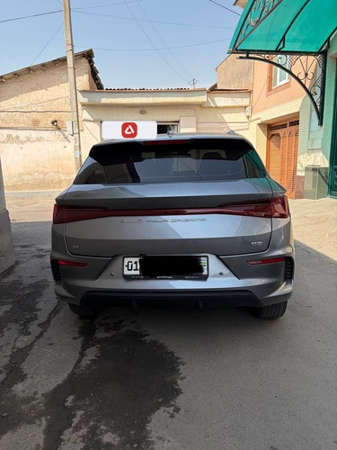 BYD E2