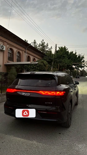 BYD Atto 8