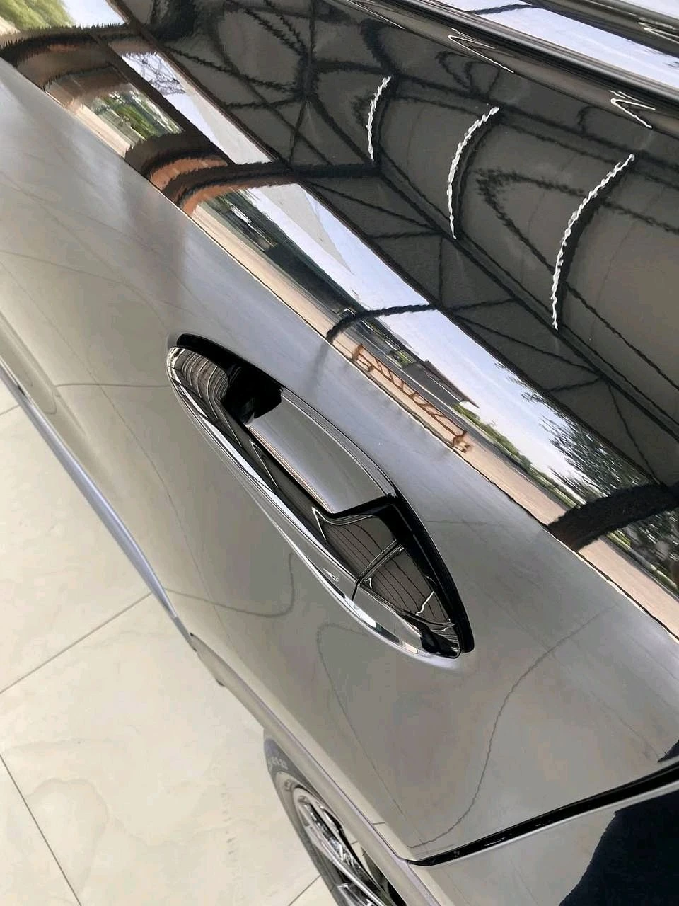 Hongqi HS5