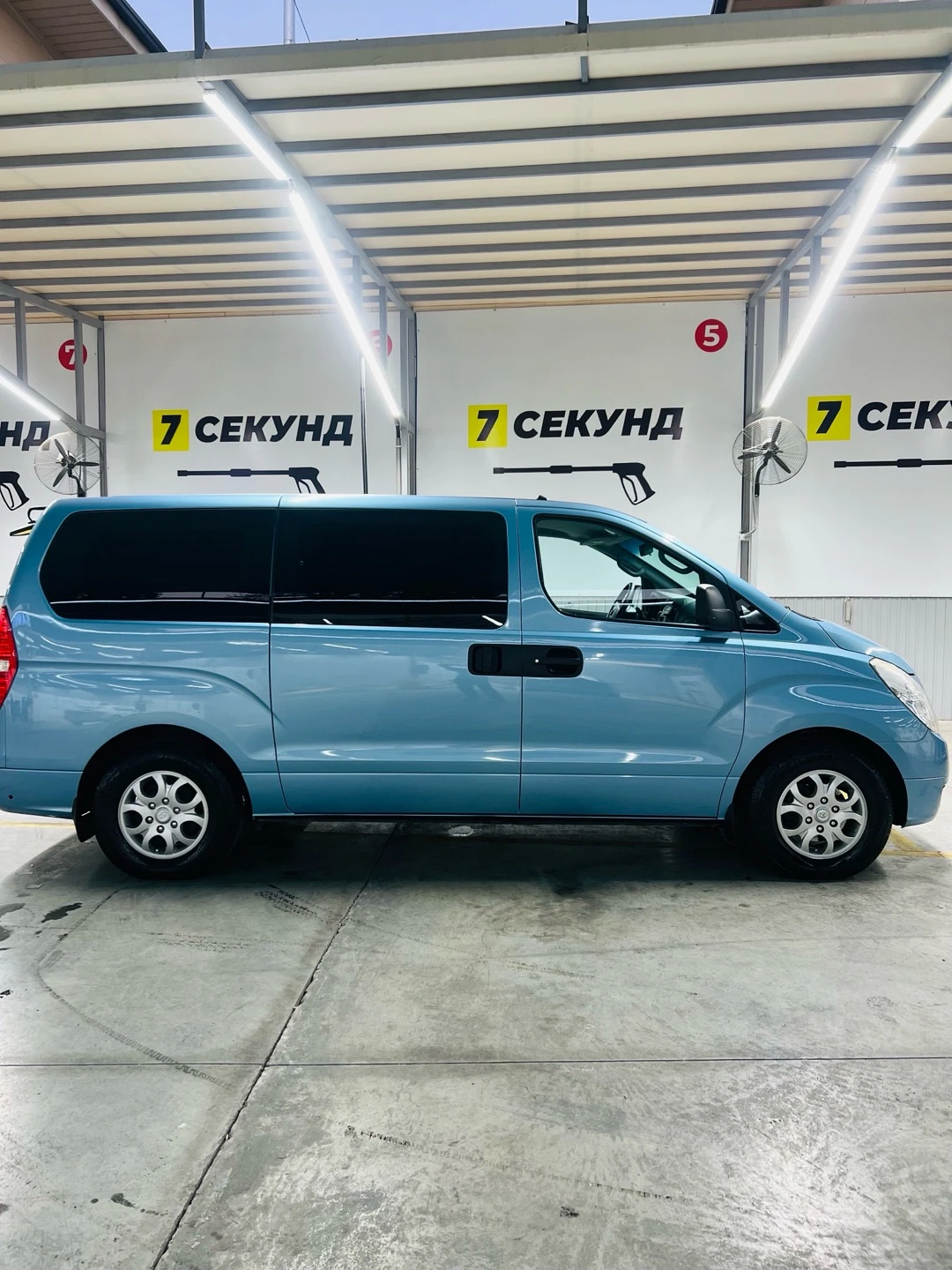 Hyundai Grand Starex