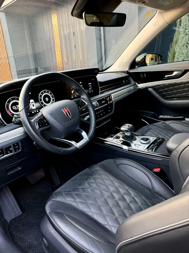 Hongqi HS5
