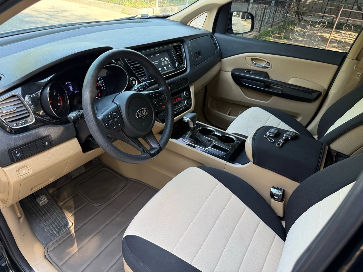 Kia Carnival