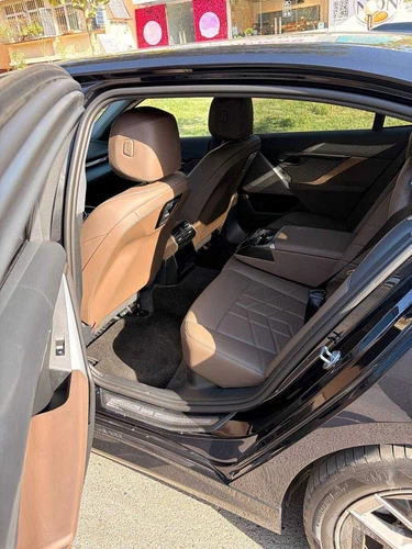 BMW i5