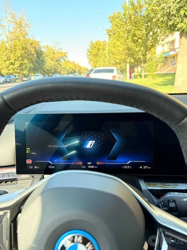 BMW i5
