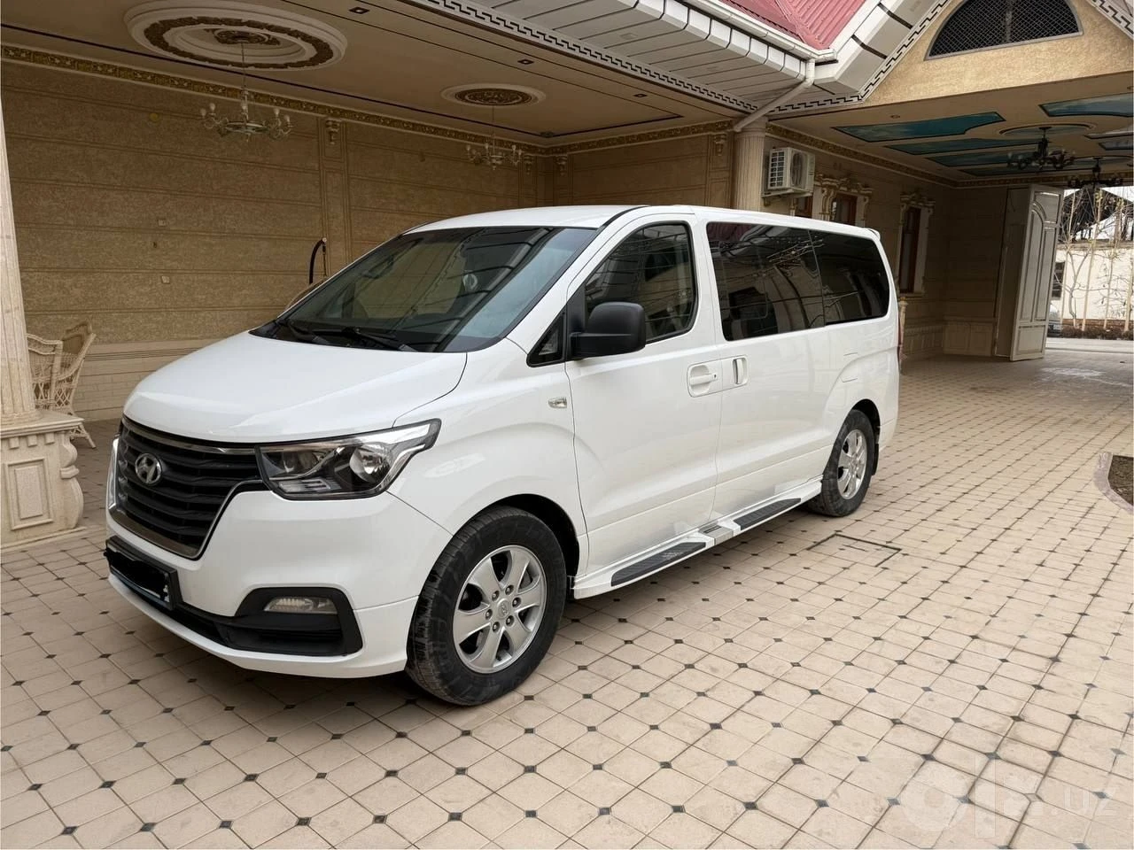 Hyundai Grand Starex
