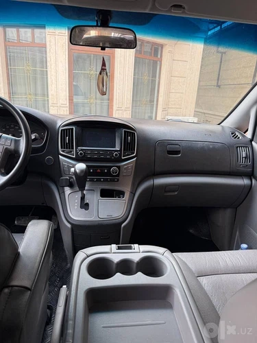 Hyundai Grand Starex
