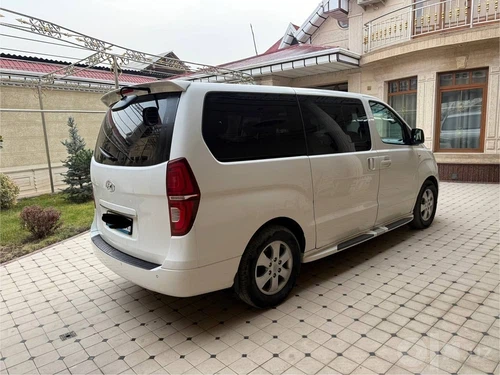 Hyundai Grand Starex