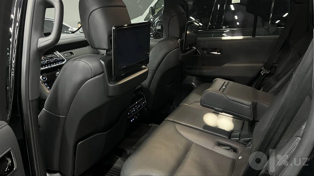 Toyota Land Cruiser 300
