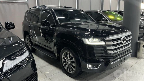 Toyota Land Cruiser 300