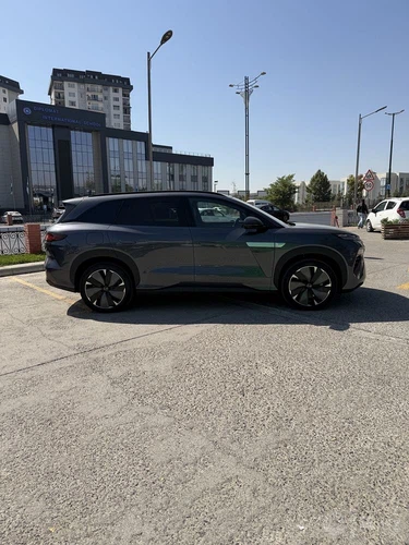 BYD Atto 8