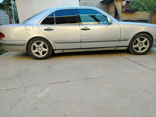 Mercedes-Benz E-Класс