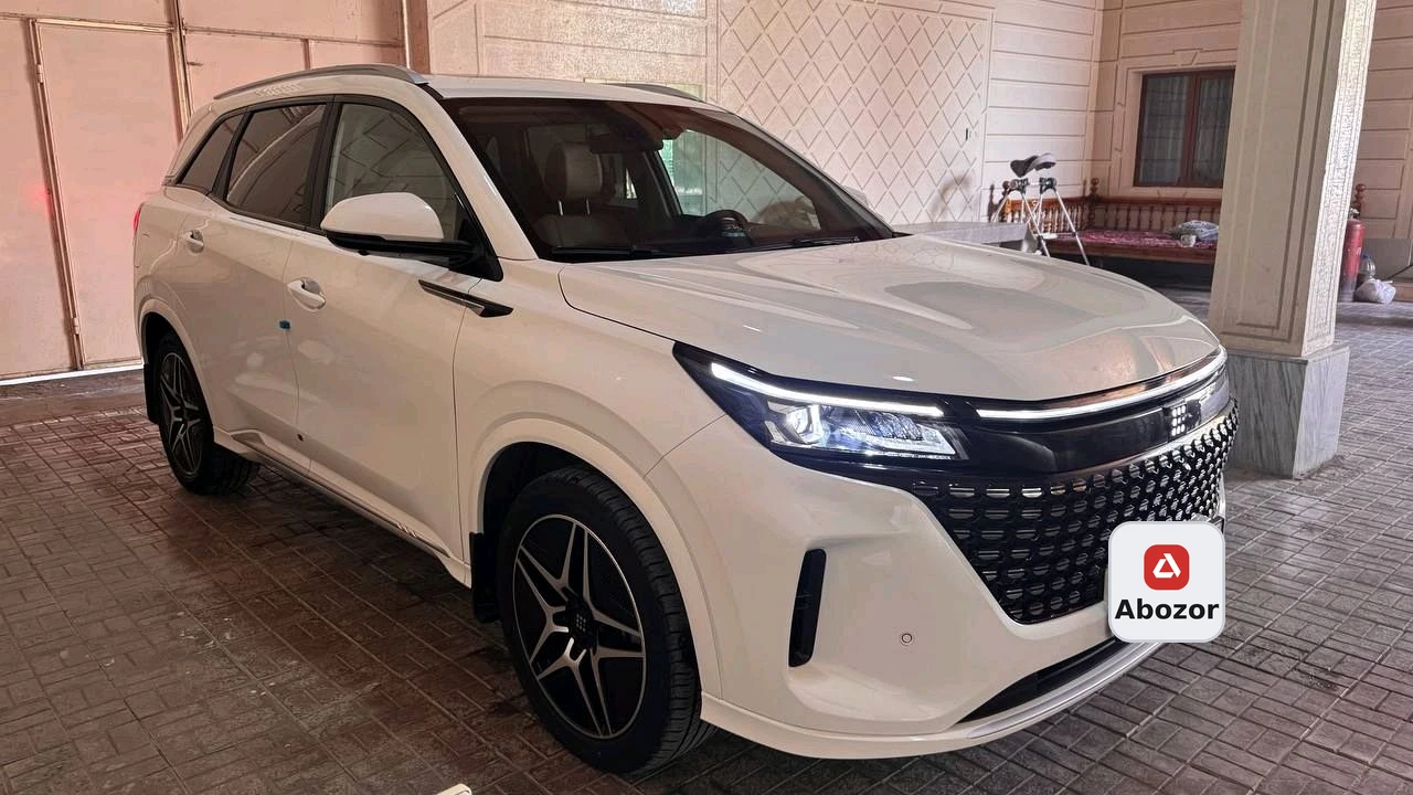 Dongfeng Fengon E5