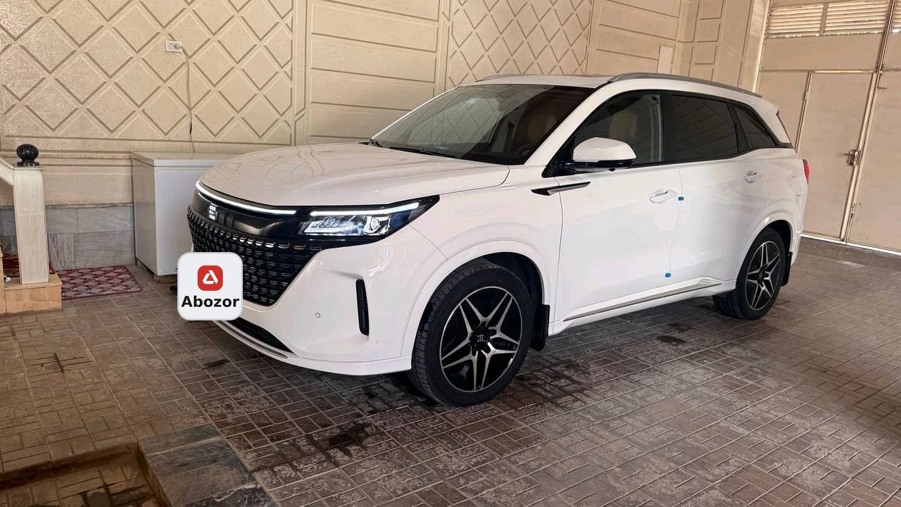 Dongfeng Fengon E5