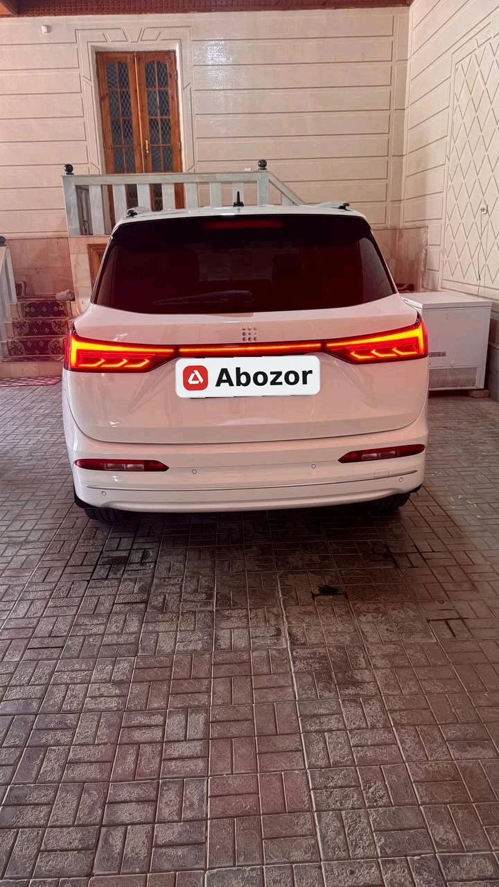 Dongfeng Fengon E5