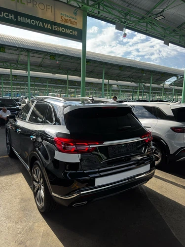 Hongqi HS5