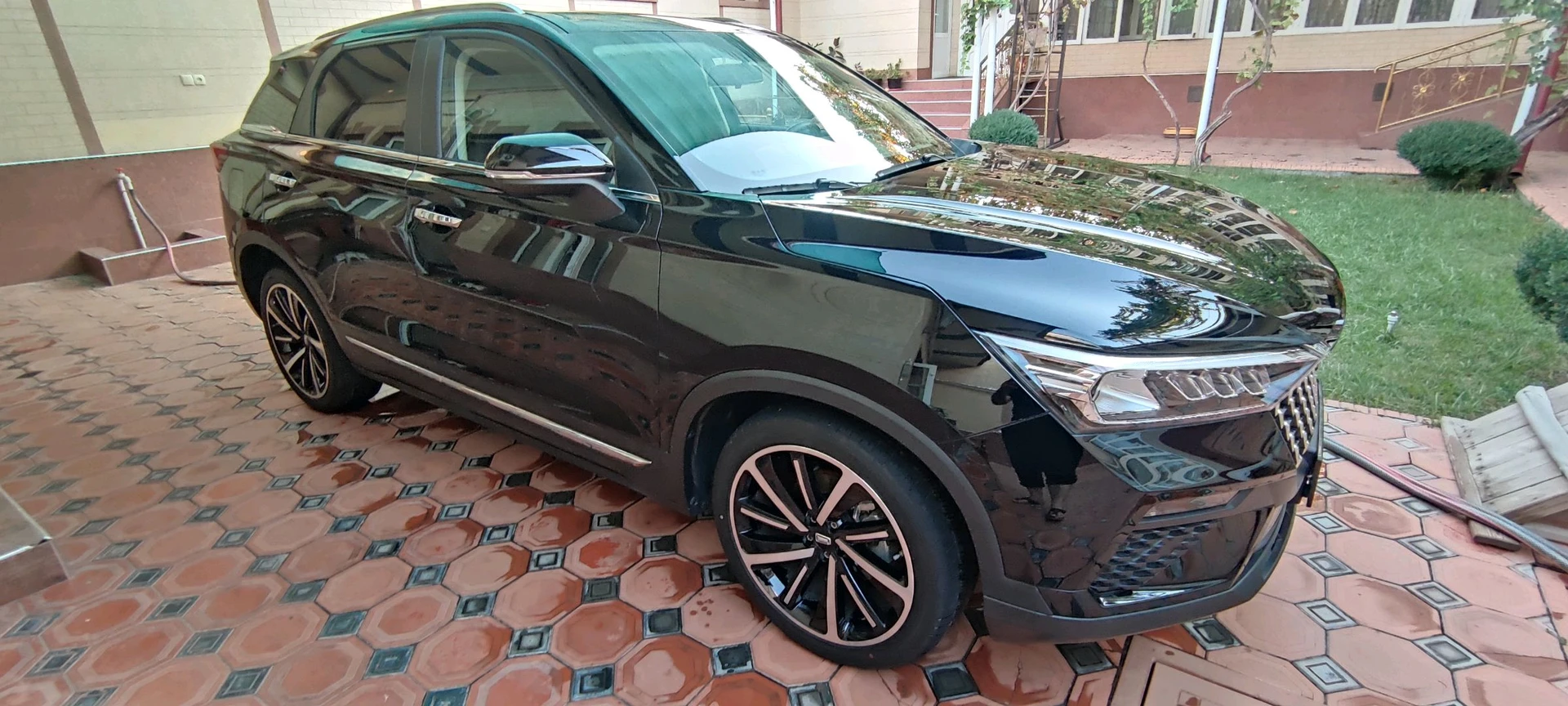 FAW Bestune T77