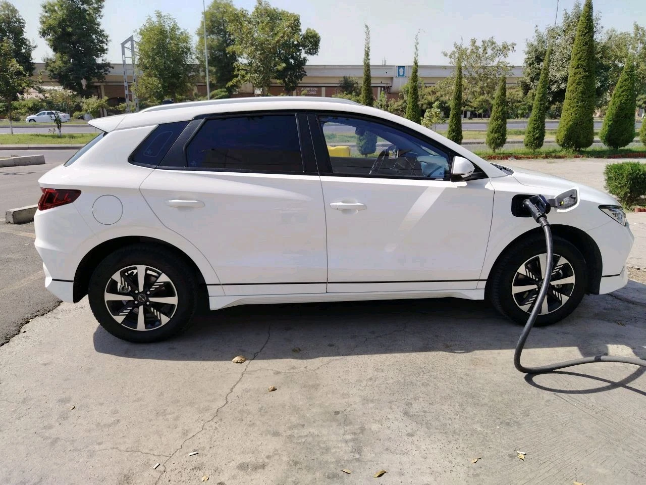 BYD E2
