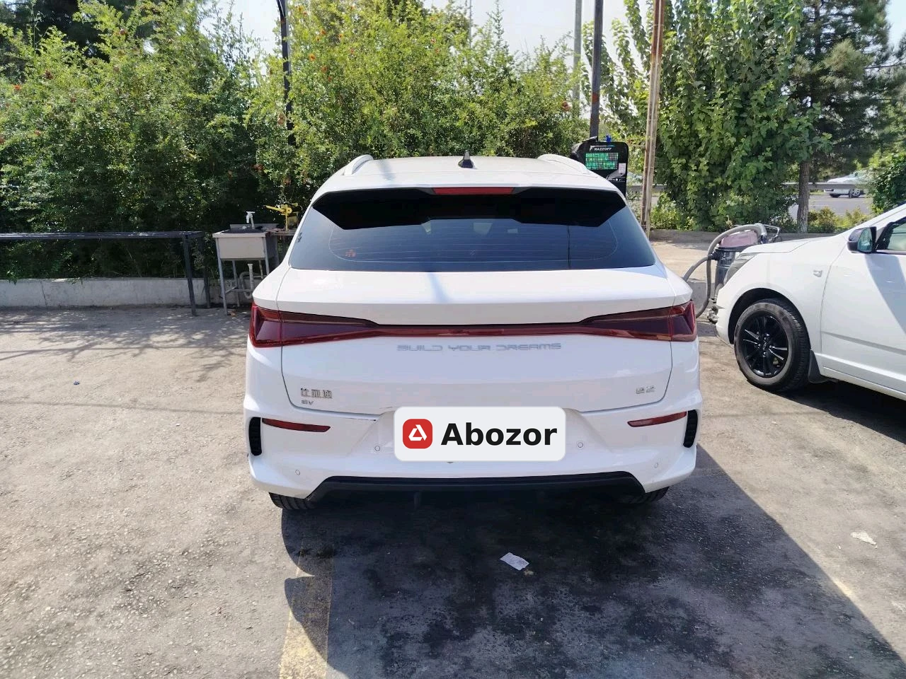 BYD E2