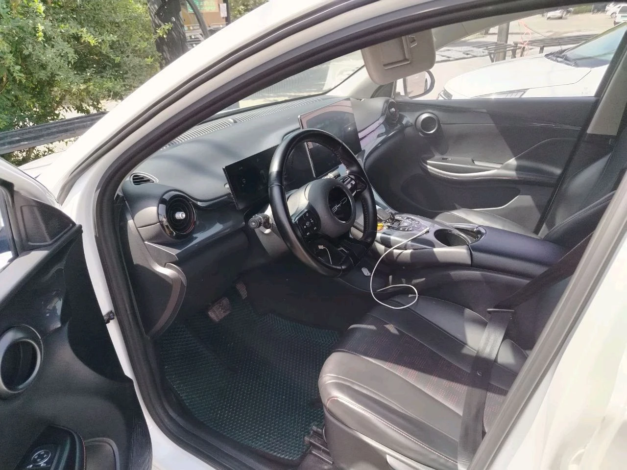 BYD E2