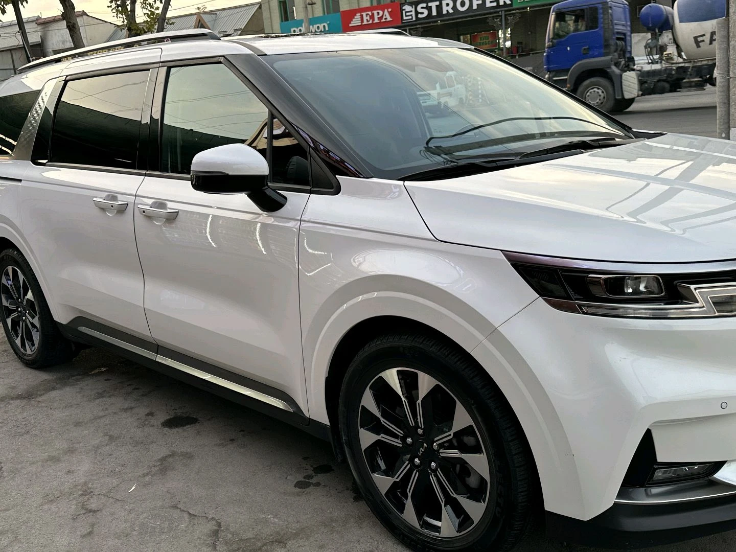 Kia Carnival